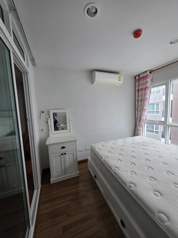 For rent: Regent Orchid Talat Phlu, vintage-style bedroom with a very comfortable bed, and stunning pool views. Book now!