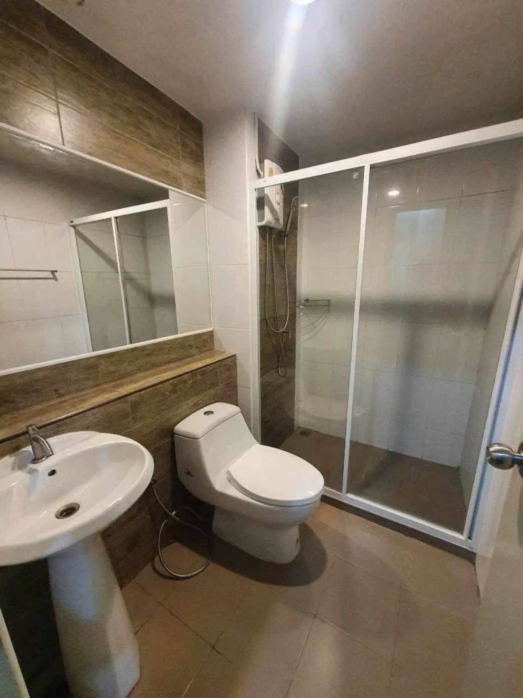 For rent: Regent Orchid Talat Phlu. Ready-to-move-in room at an affordable price. All amenities included. Book now!