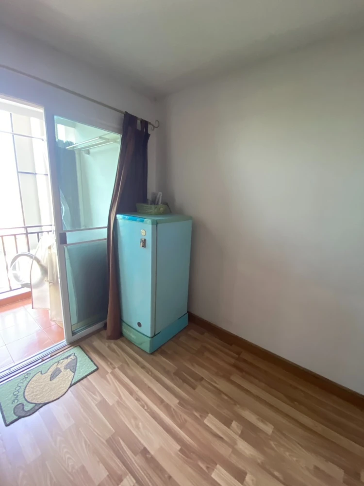 For rent: Regent Home 12 Ladprao 41, 8th floor, corner unit, 32 sq m. No other units directly opposite, very quiet. Book now!