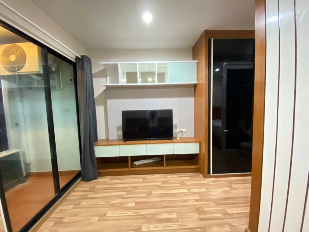 For rent: Regent Home 15 Chaengwattana, 10th floor, nice room, fully furnished, book now!