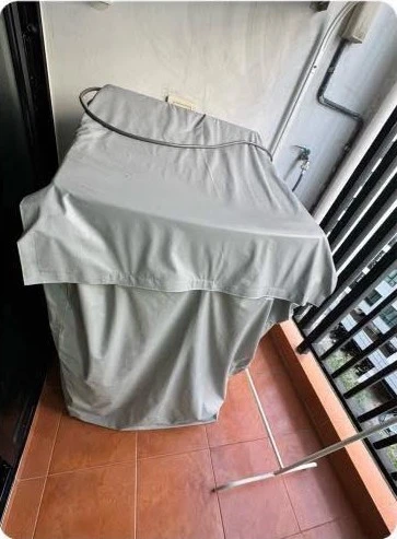 For rent: Regent Home 15 Chaengwattana. Wallpaper throughout, large built-in wardrobe, fully furnished with appliances. Don't miss out!