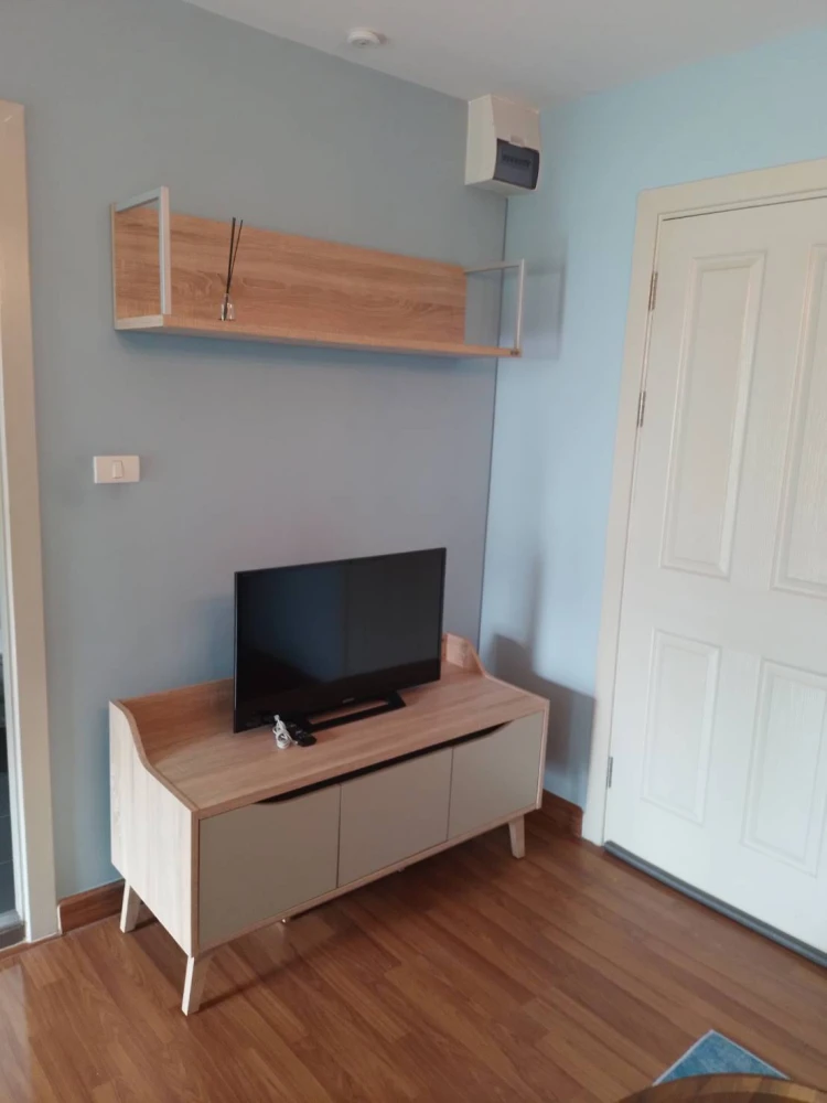 For rent: Regent Home 25 Tiwanon, beautiful room, newly painted, very livable. If interested, hurry and reserve now. Don't wait, hurry up.