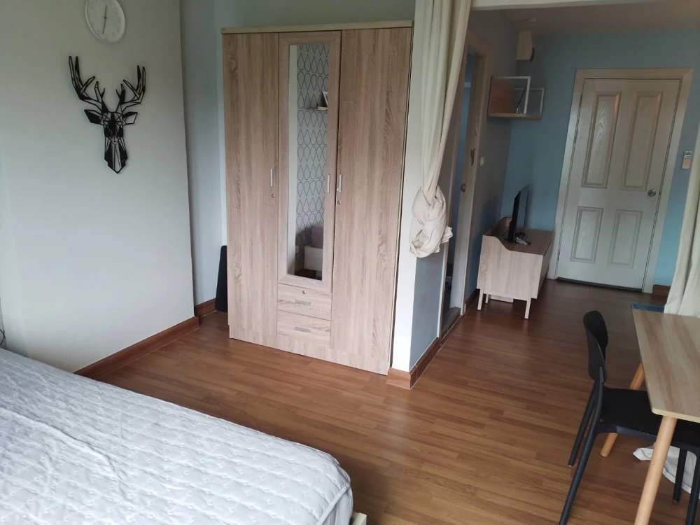 For rent: Regent Home 25 Tiwanon, beautiful room, newly painted, very livable. If interested, hurry and reserve now. Don't wait, hurry up.