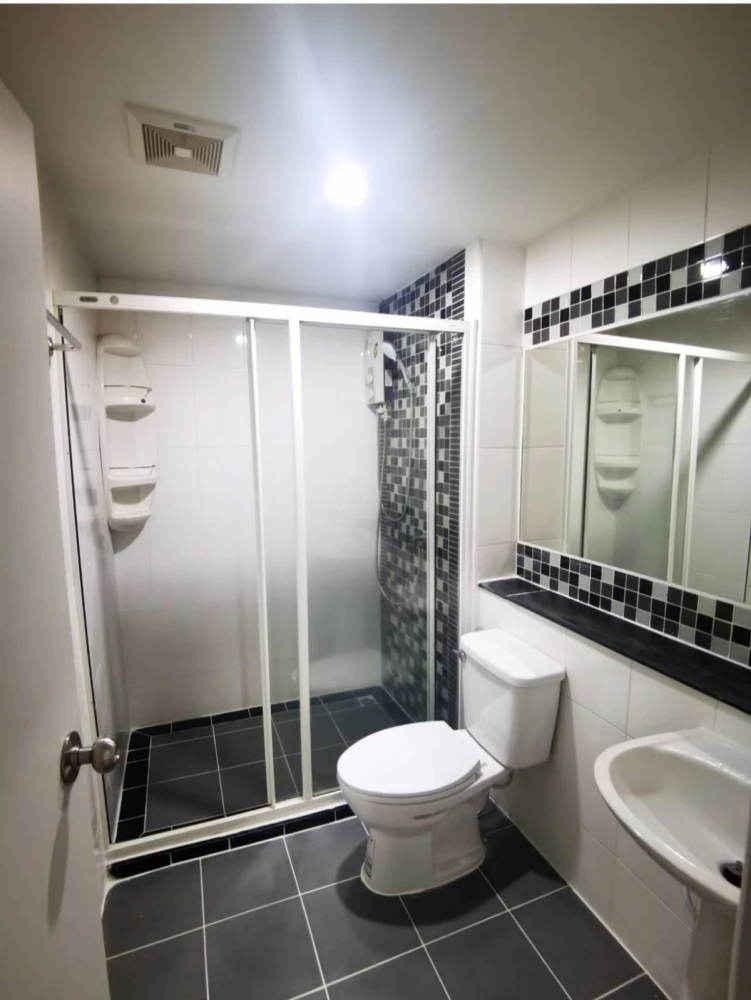 For rent: Regent Home 9 Sukhumvit 64, 3rd floor, corner unit. Book now! Don't miss out! Act fast!