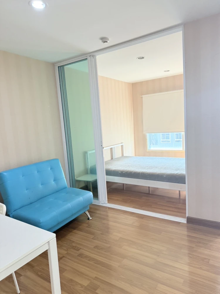 For rent: Regent Home Bang Son, high floor (22nd floor), cool breeze all day, good quality wallpaper throughout the room. You will regret it if you mi