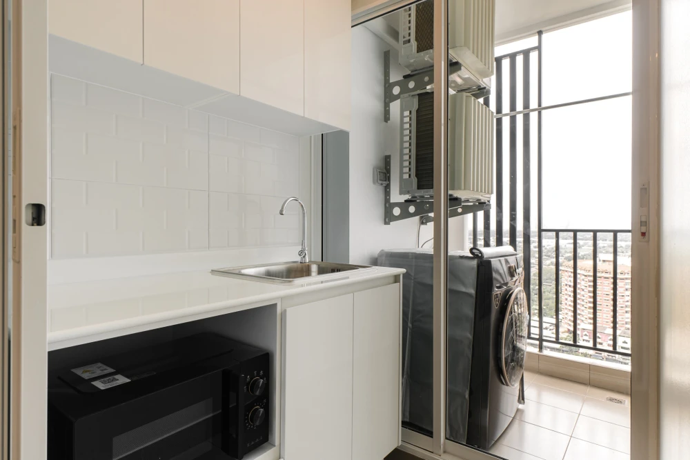 For rent: Regent Home Bangna, 25th floor, river bend view, excellent built-in furniture, beautifully decorated. Hurry and reserve before it's too late