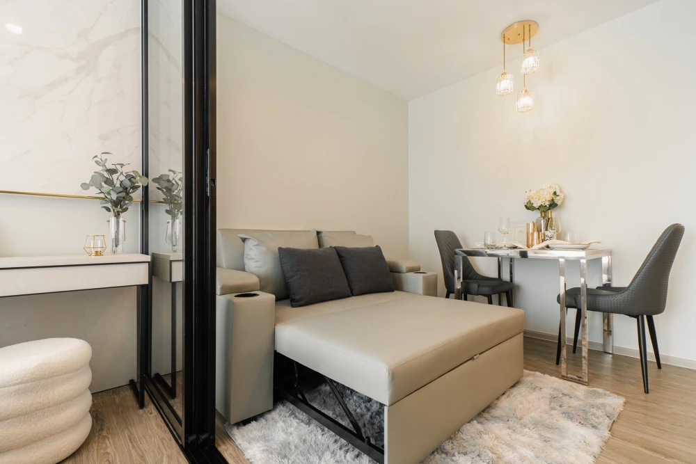 For rent: Regent Home Bangna, 25th floor, river bend view, excellent built-in furniture, beautifully decorated. Hurry and reserve before it's too late
