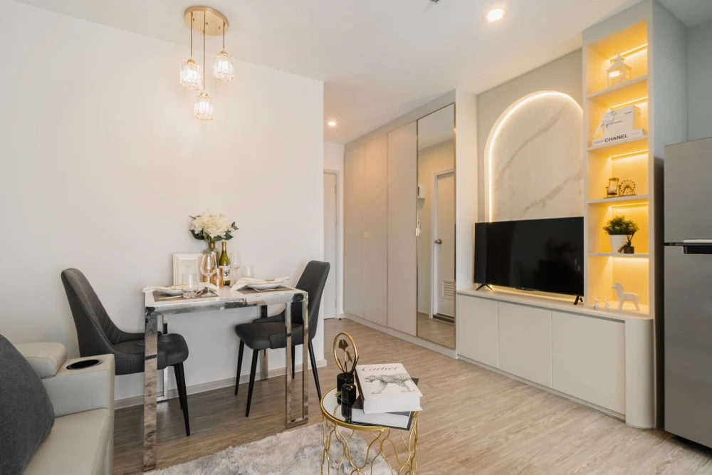 For rent: Regent Home Bangna, 25th floor, river bend view, excellent built-in furniture, beautifully decorated. Hurry and reserve before it's too late
