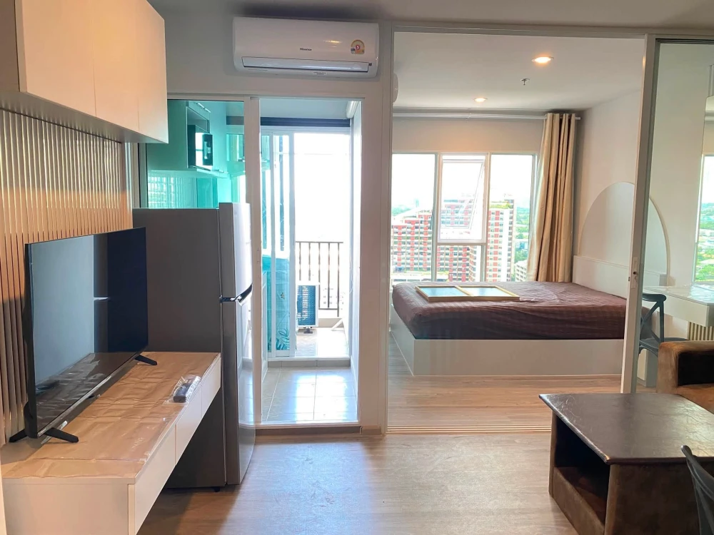 For rent: Regent Home Bangna, 19th floor, partitioned room, fully furnished with appliances. Move in now! Don't wait!