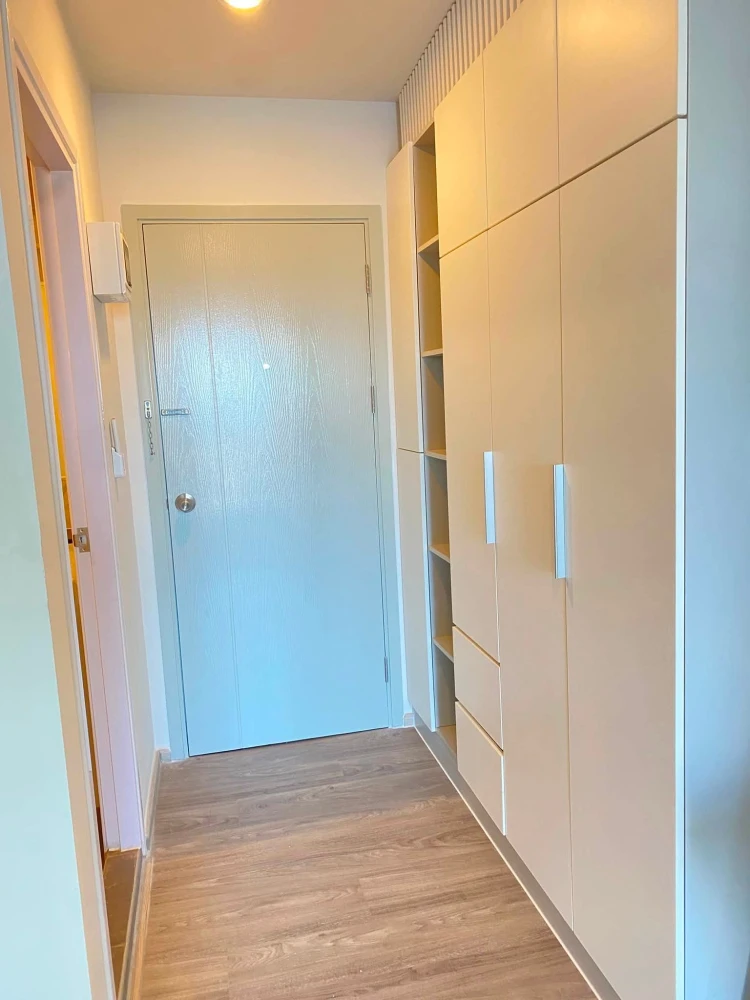 For rent: Regent Home Bangna, 19th floor, partitioned room, fully furnished with appliances. Move in now! Don't wait!