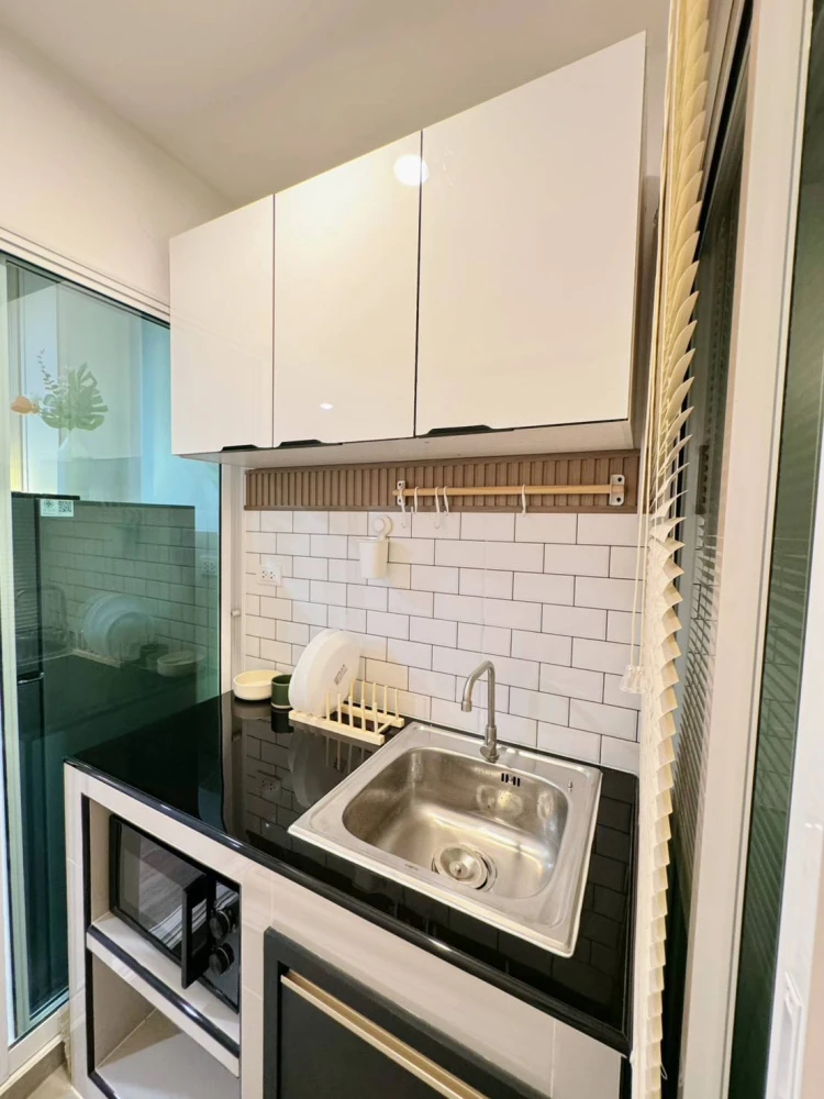 For rent: Regent Home Bangna, high floor unit, fully furnished. Just bring your belongings and move in! Book now before it's too late!