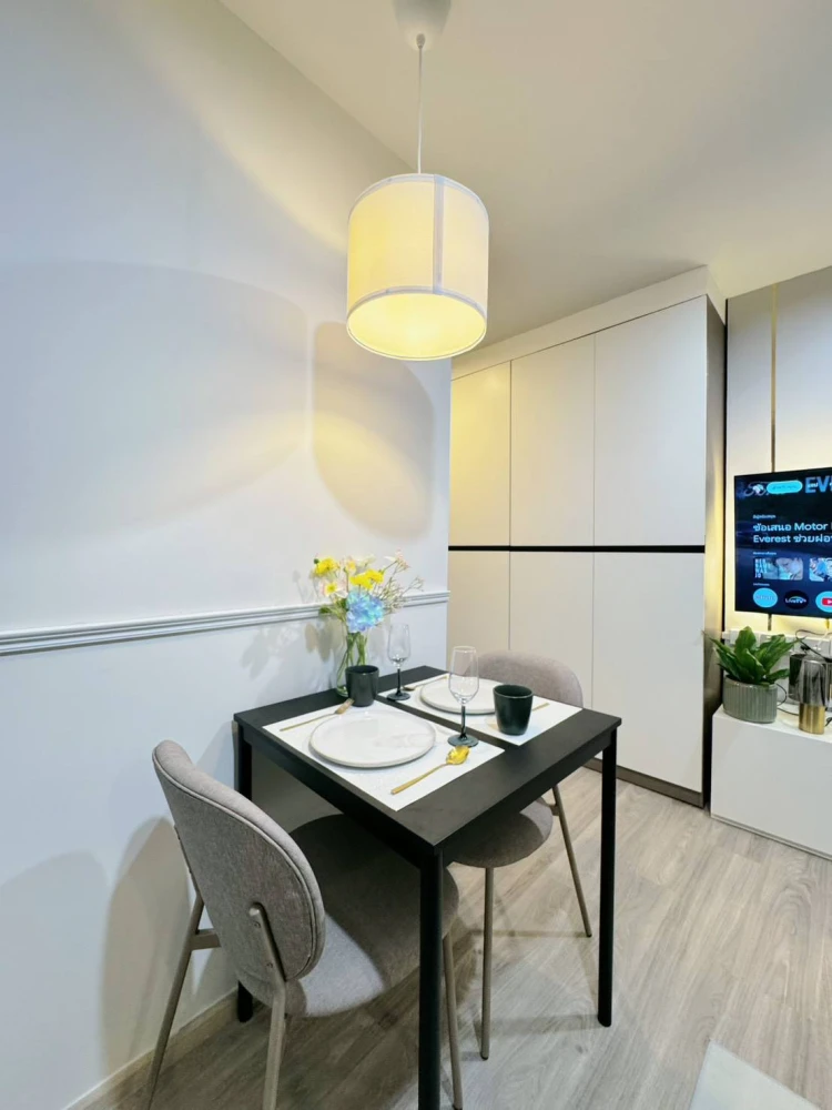 For rent: Regent Home Bangna, high floor unit, fully furnished. Just bring your belongings and move in! Book now before it's too late!