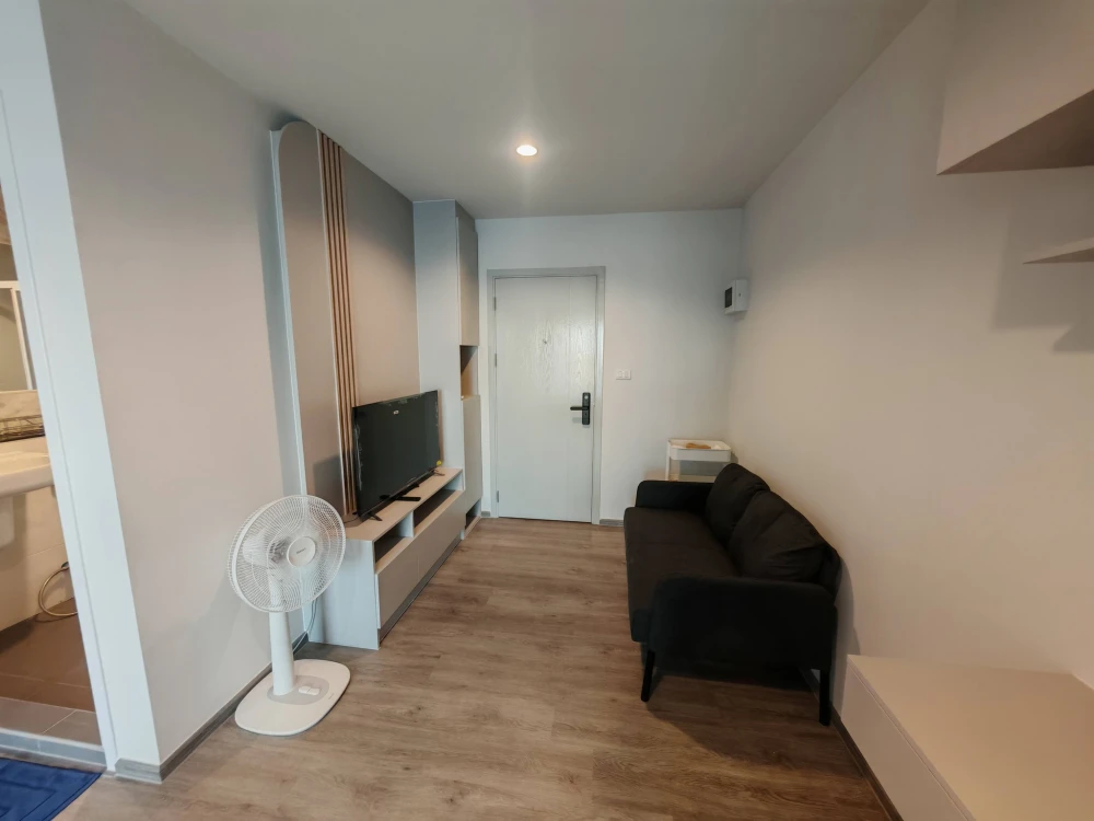 For rent: Regent Home Bangna. Fully furnished and equipped with appliances. Ready to move in. Book now!