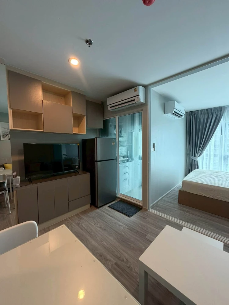 For rent: Regent Home Bangna, 21st floor, stunning city view from the top floor. Fully furnished with appliances. Book now, don't wait!