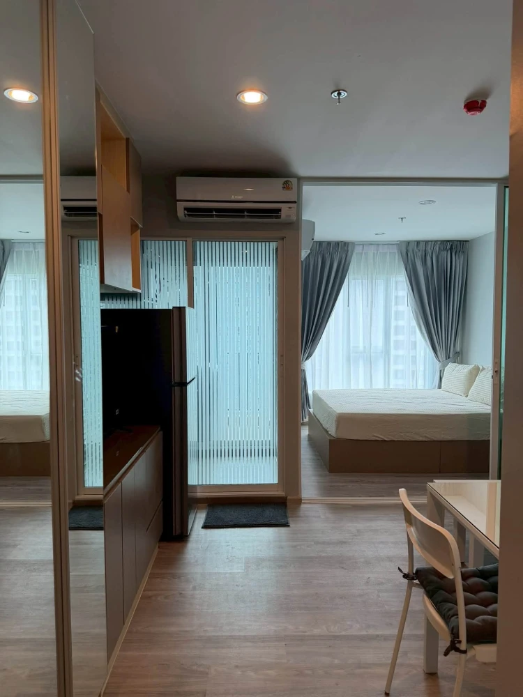 For rent: Regent Home Bangna, 21st floor, stunning city view from the top floor. Fully furnished with appliances. Book now, don't wait!