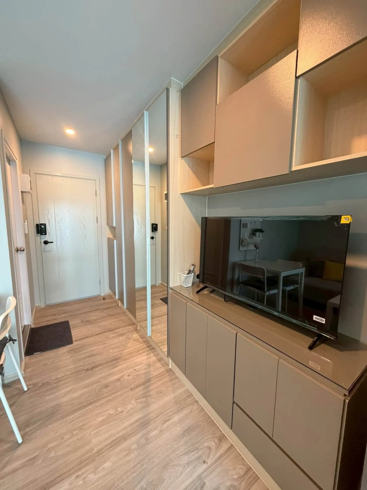 For rent: Regent Home Bangna, 21st floor, stunning city view from the top floor. Fully furnished with appliances. Book now, don't wait!