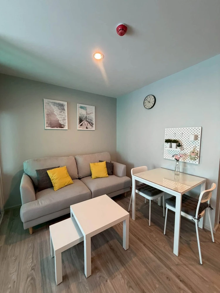 For rent: Regent Home Bangna, 21st floor, stunning city view from the top floor. Fully furnished with appliances. Book now, don't wait!