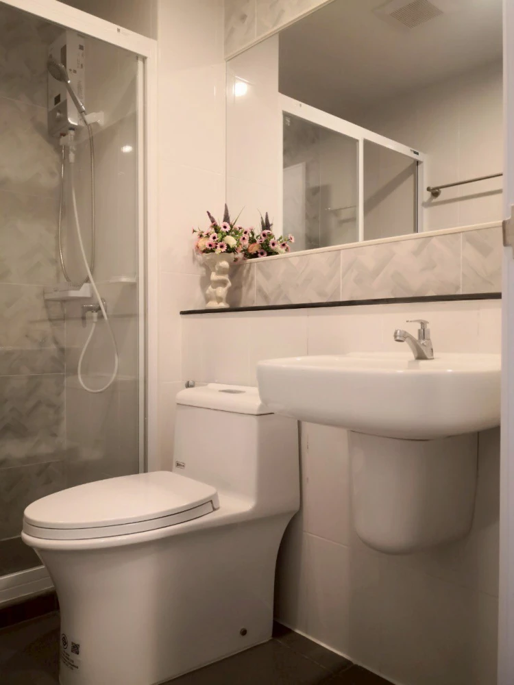 For rent: Regent Home Bangna, Building A. Spacious and airy view, very pleasant to live in. Book now!