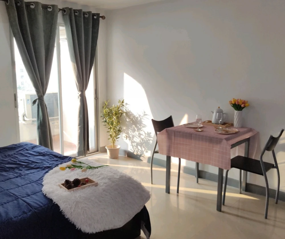 For rent: Regent Home Phahon Yothin 57, Phase 3, 5th floor, beautiful view, no buildings blocking, can see the swimming pool, don't miss it.