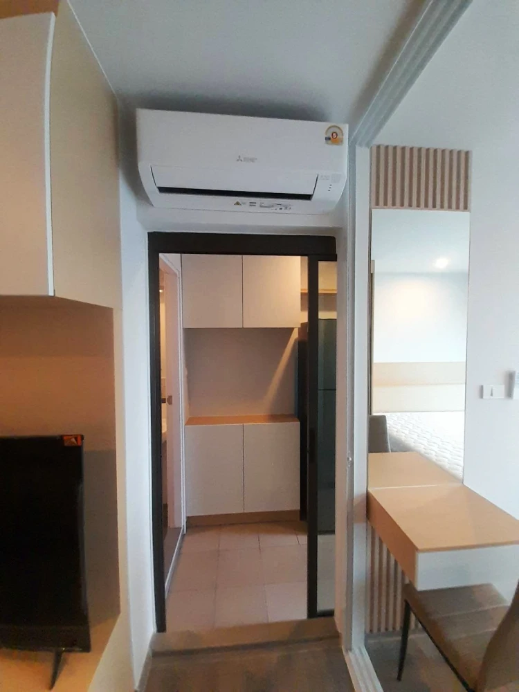 For rent: Regent Home Wutthakat, Building A, 21st floor. Very high floor, good ventilation, not hot. Stunning built-in furnishings. Don't miss out!