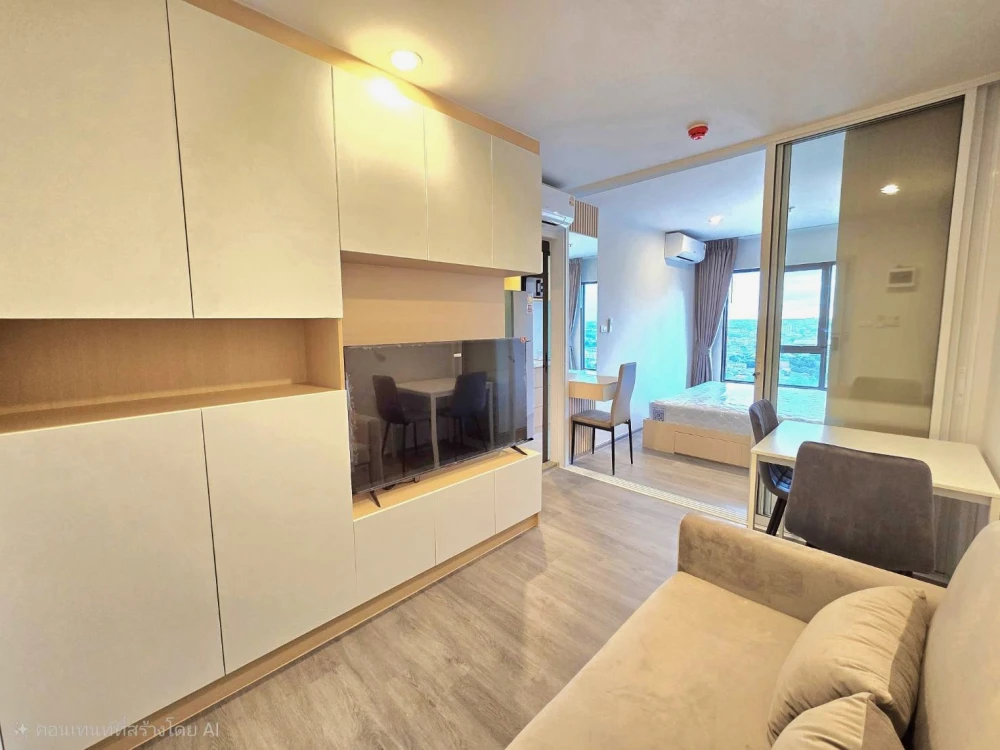 For rent: Regent Home Wutthakat, Building A, 21st floor. Very high floor, good ventilation, not hot. Stunning built-in furnishings. Don't miss out!