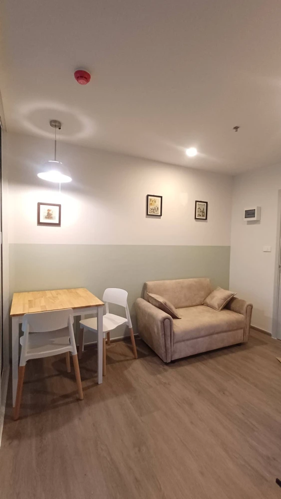 For rent: Regent Home Wutthakat. Well-partitioned rooms with separate zones. Affordable price. Everything you need is here. You must book now!
