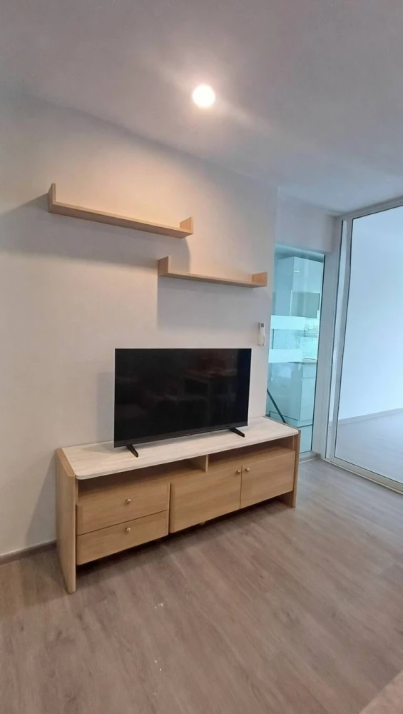 For rent: Regent Home Wutthakat. Well-partitioned rooms with separate zones. Affordable price. Everything you need is here. You must book now!
