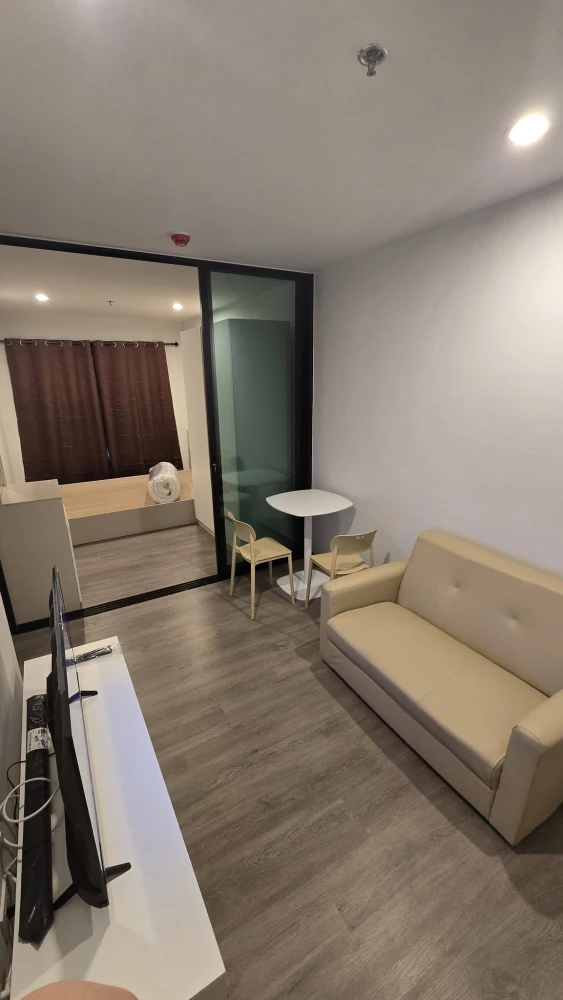 For rent: Regent Home Wutthakat, high floor unit, comfortable, good ventilation, city view. Book now, don't miss out!+++