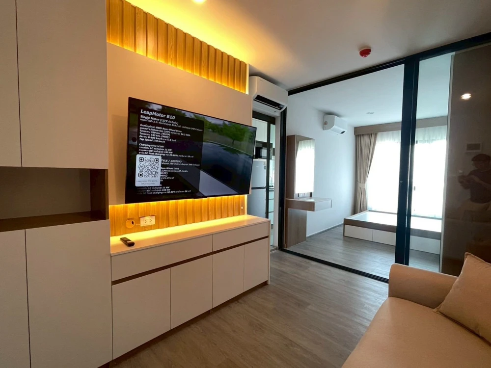 For rent: Regent Home Wutthakat, high floor unit, fully furnished, ready to move in, great location. Book now!