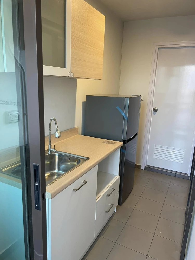 For rent: Regent Home Wutthakat, fully furnished apartment, high floor. Book now before it's too late!