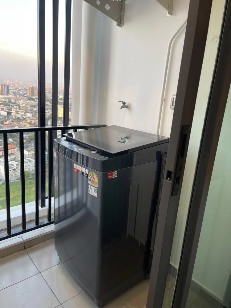 For rent: Regent Home Wutthakat, fully furnished apartment, high floor. Book now before it's too late!