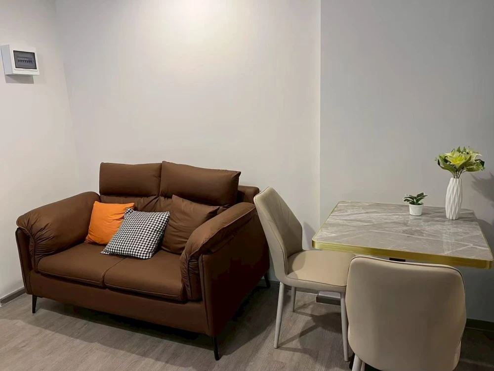 For rent: Regent Home Wutthakat, beautiful high-floor unit with stunning views and complete amenities. Ready to move in.