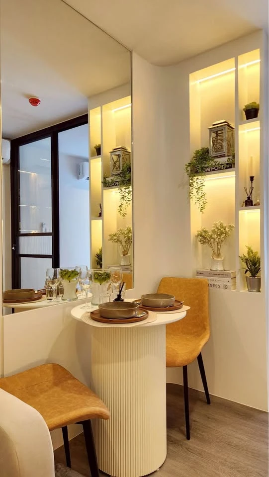 For rent: Regent Home Wutthakat. The room is on a very high floor with a beautiful city view. It's decorated with amazing built-ins and is as beautifu