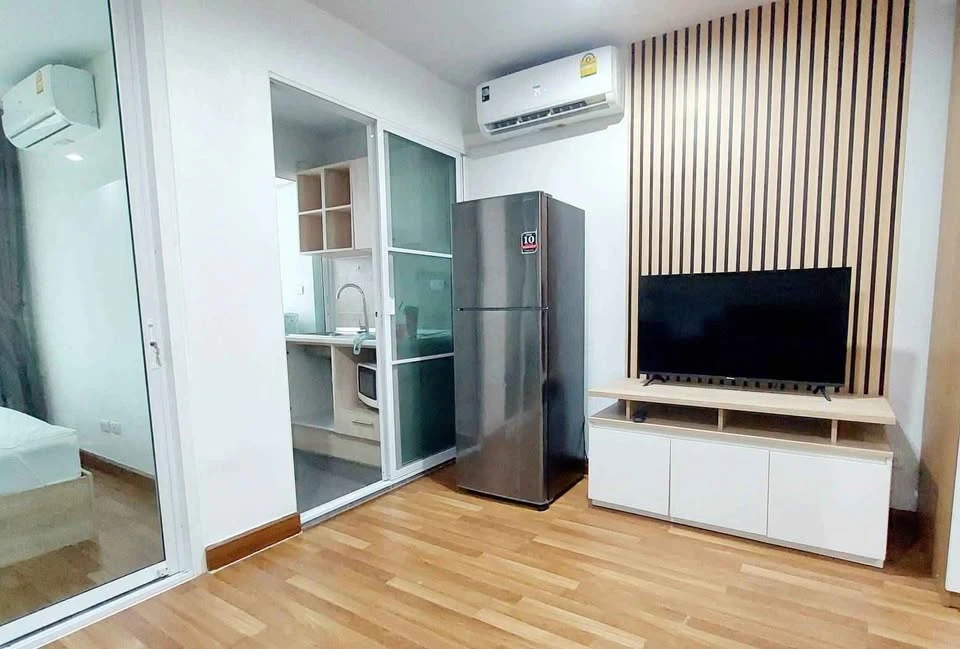 For rent: Regent Home Sukhumvit 81, Building B, 2nd floor, fully furnished, with a 6-foot bed. Just bring your own luggage and move in.