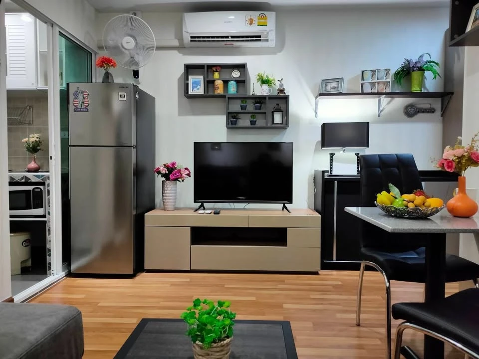 For rent: Regent Home Sukhumvit 81, beautiful pool view, wallpaper decoration, fully furnished, separate rooms, must book.