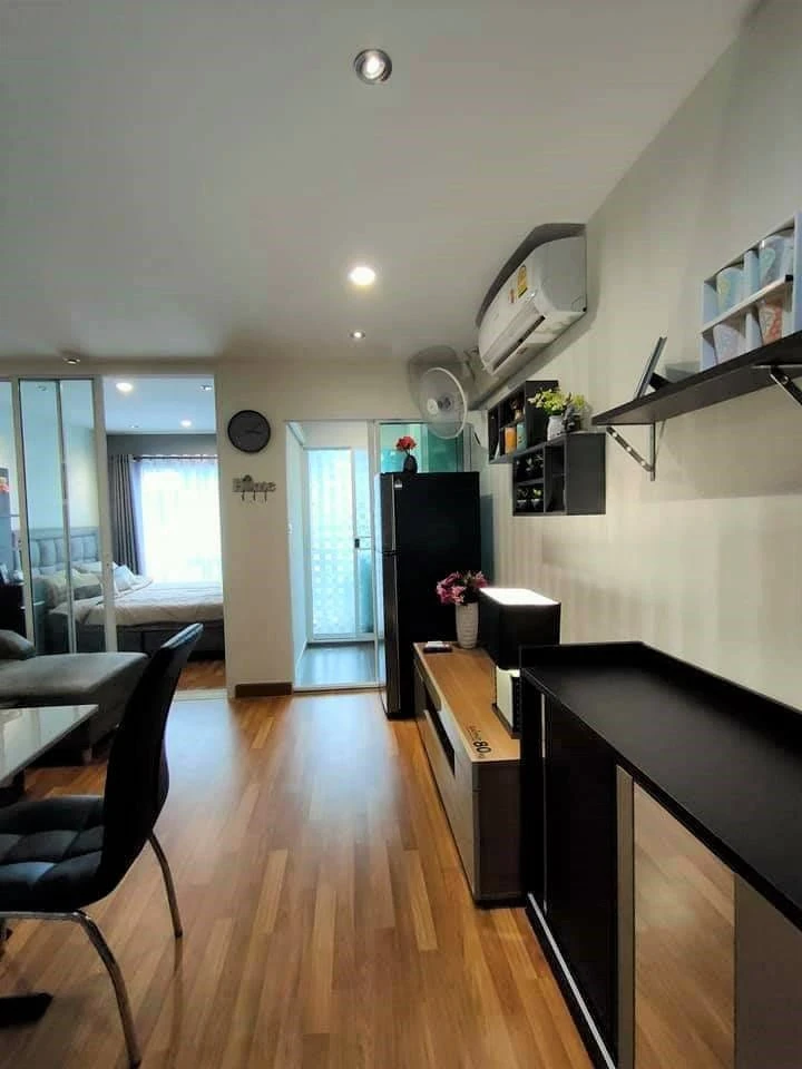 For rent: Regent Home Sukhumvit 81, beautiful pool view, wallpaper decoration, fully furnished, separate rooms, must book.
