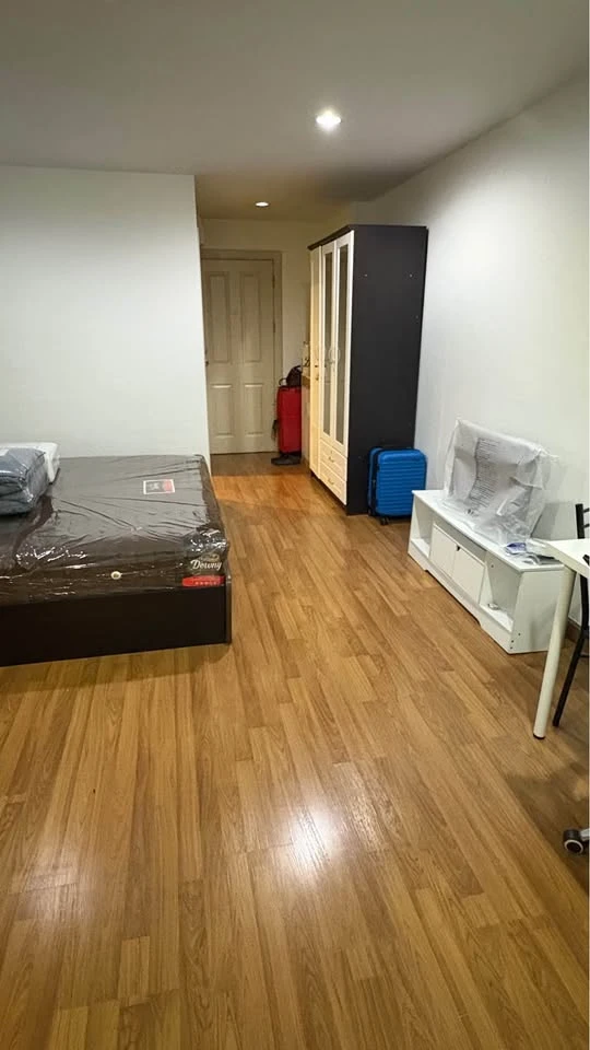 For rent: Regent Home 22 Sukhumvit 85, studio room, 4th floor, comes with a special price, book now, don't miss out.