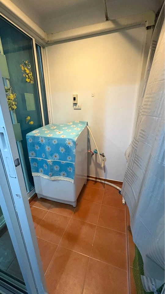 For rent: Regent Home 22 Sukhumvit 85, studio room, 4th floor, comes with a special price, book now, don't miss out.
