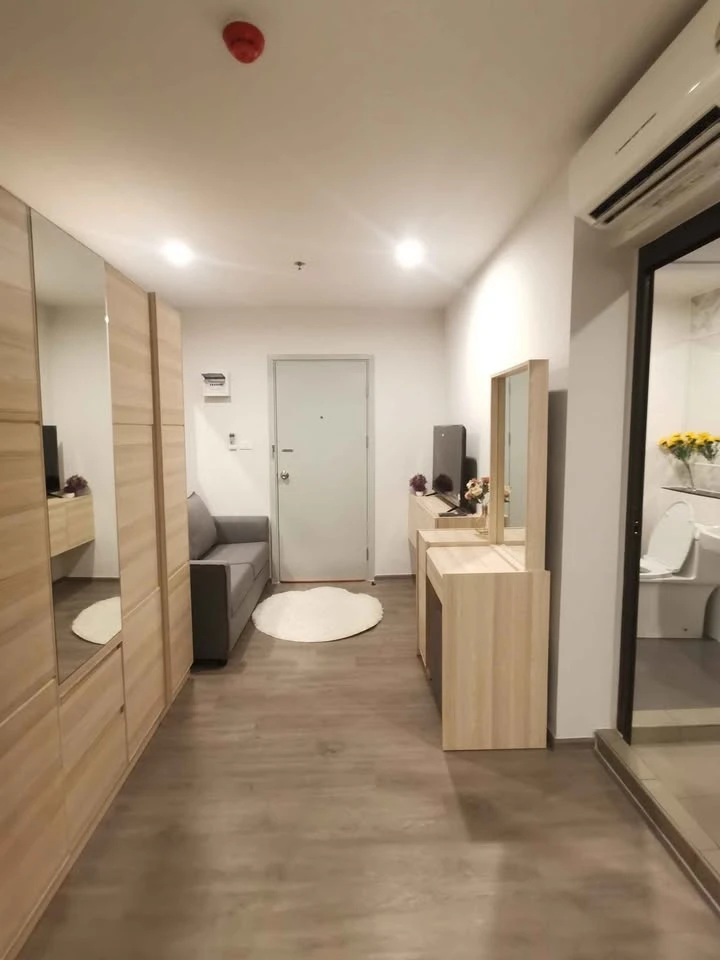 For rent: Regent Home Wutthakat, high floor unit, fully furnished, complete amenities. Book now!