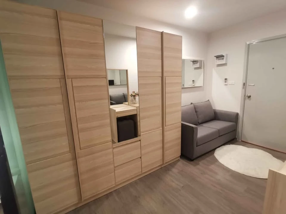 For rent: Regent Home Wutthakat, high floor unit, fully furnished, complete amenities. Book now!