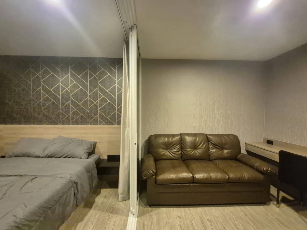 For Rent: Regent Home Bangna. Well-partitioned unit with clearly defined zones. Great price—book now and don't miss out!