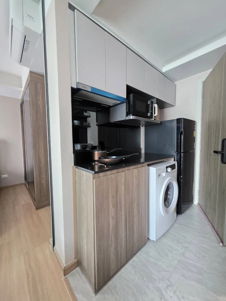 For rent!! Lloyd Research Center-Thonglor, 2nd floor, fully furnished, ready to move in. Reserve now!!