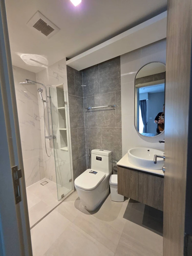 For rent!! Lloyd Research Center-Thonglor, 2nd floor, fully furnished, ready to move in. Reserve now!!