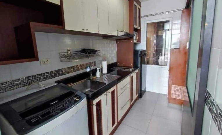 For rent: Ladda Condo View, 18th floor, sea view, fully furnished, nice room, reserve now, don't miss out!