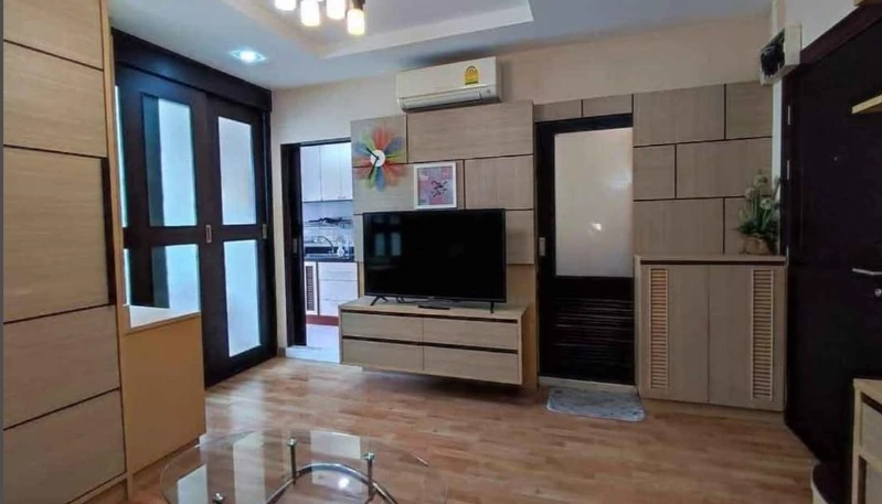 For rent: Ladda Condo View, 18th floor, sea view, fully furnished, nice room, reserve now, don't miss out!