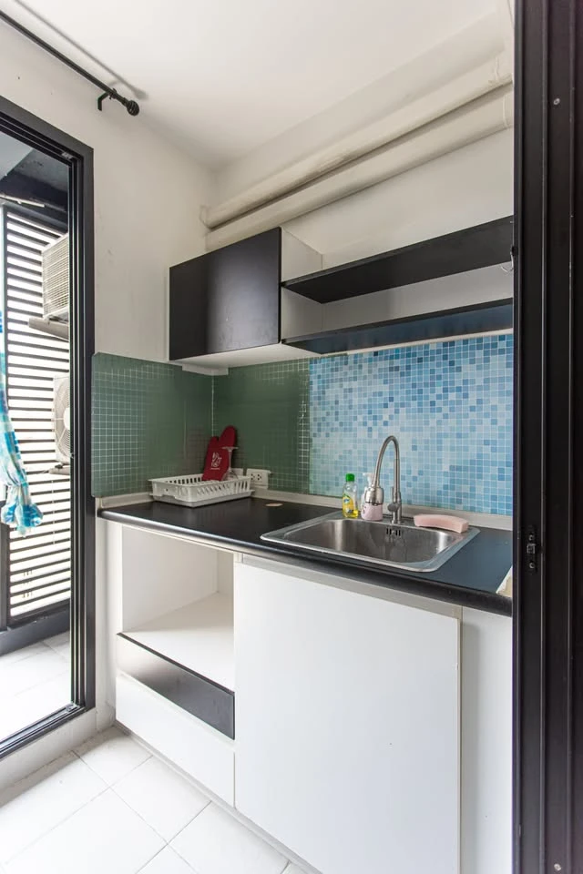 For rent: Lipp Ramkhamhaeng 43/1, 7th floor, pool view, city view, no buildings blocking the view, good wind, bright and comfortable room. Hurry and r