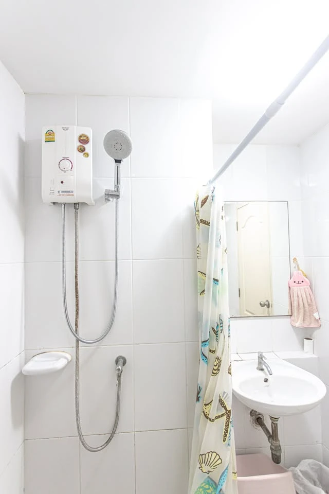 For rent: Lipp Ramkhamhaeng 43/1, 7th floor, pool view, city view, no buildings blocking the view, good wind, bright and comfortable room. Hurry and r