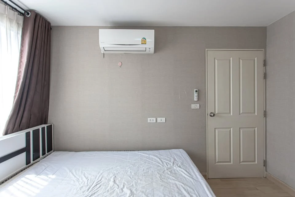 For rent: Lipp Ramkhamhaeng 43/1, 7th floor, pool view, city view, no buildings blocking the view, good wind, bright and comfortable room. Hurry and r