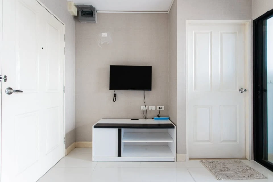 For rent: Lipp Ramkhamhaeng 43/1, 7th floor, pool view, city view, no buildings blocking the view, good wind, bright and comfortable room. Hurry and r