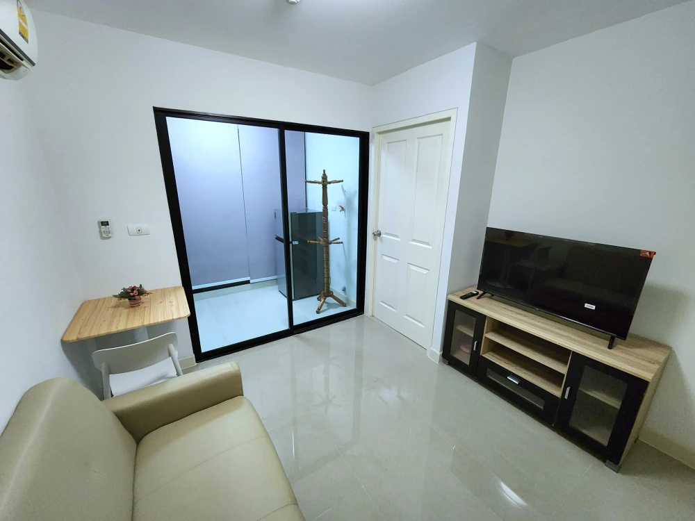 For rent: Lipp Lat Phrao 20, clean room, bright, comfortable, fully furnished, ready to move in!